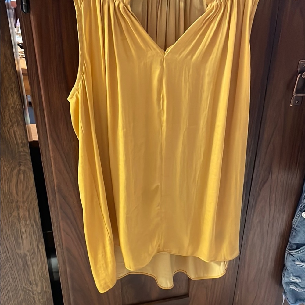 Simply Vera Vera Wang Yellow Sleeveless Relaxed Blouse - Picture 5 of 5